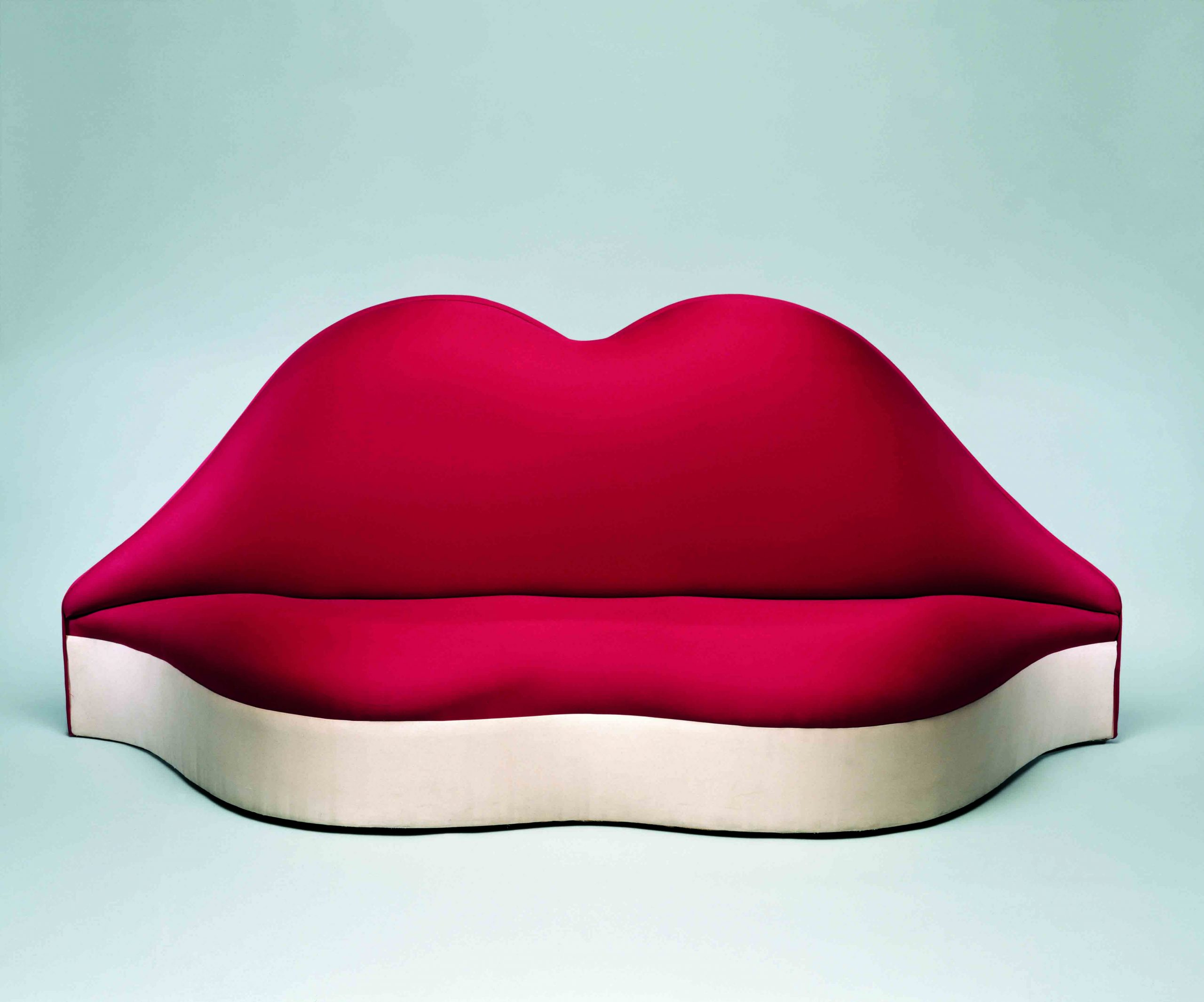 Mae West Lips Sofa | credit: Fundació Gala Salvador Dalí
